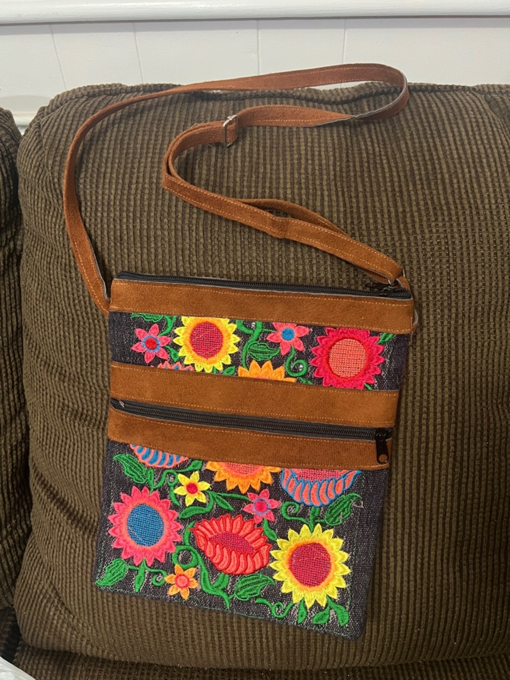Salvadoreña Embroidered Floral Crossbody Bag in Brown